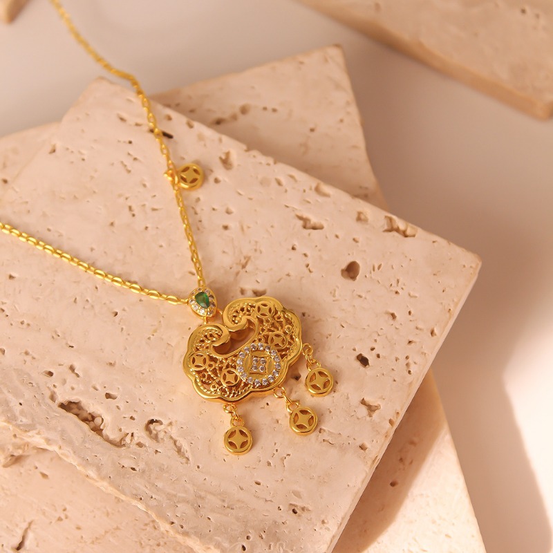 Collana con lucchetto a lunga  - Luxury Lifestyle Fashion recensione e prezzo