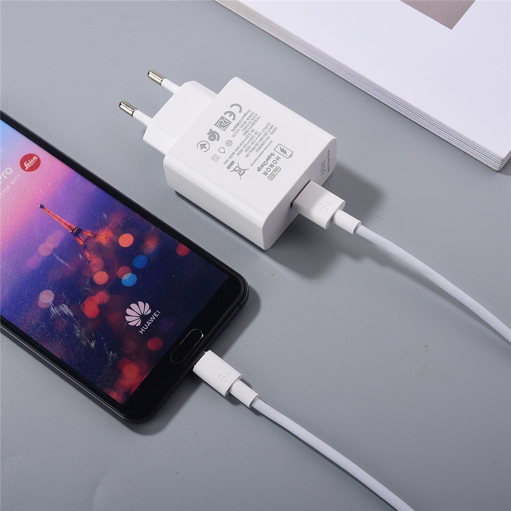 Caricabatterie Super Veloce Or - Huawei Mate 60 recensione e prezzo