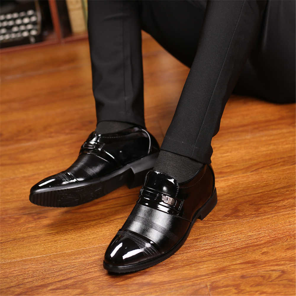 Scarpe Sportive Colorate con T - Luxury Lifestyle Brand recensione e prezzo