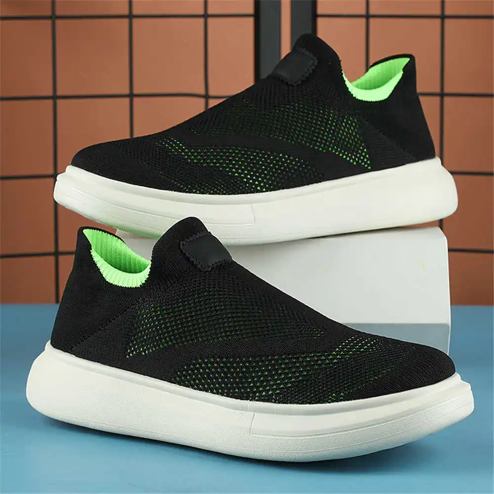 Calze con plateau scarpe marro - Luxury Lifestyle Cost recensione e prezzo